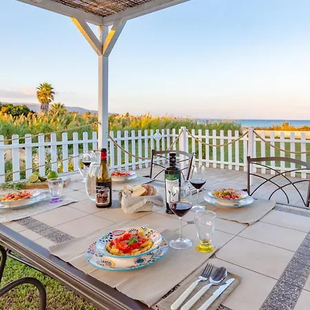 Front Holiday home Calabernardo